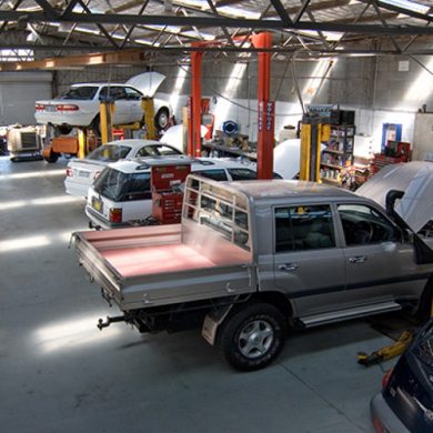 Homepage banner of the Huntingdale Automotive Repairs workshop